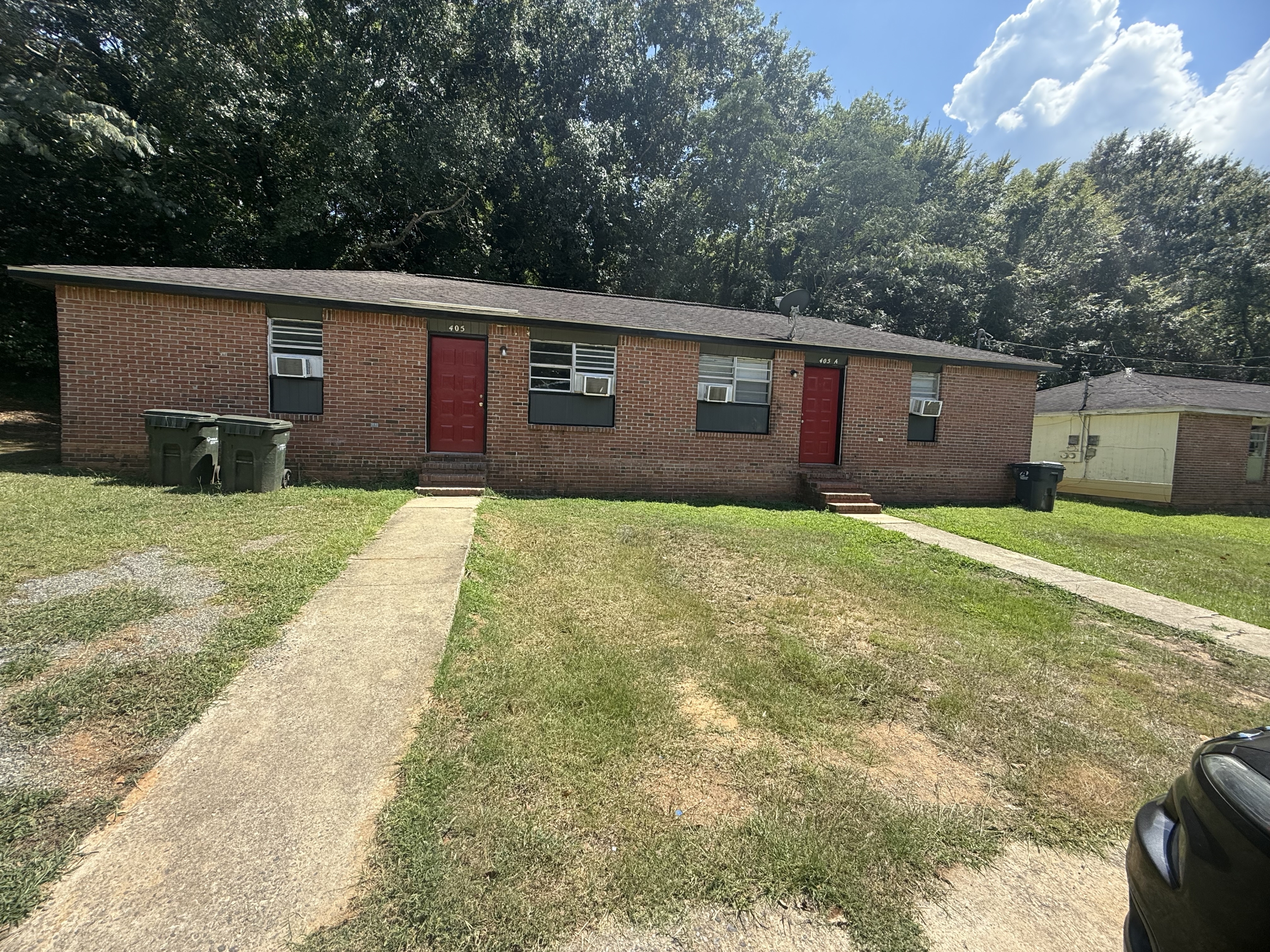 405 Acadamy St - B
